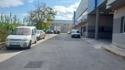 Nave comercial en Polig. Ind. La Menacha
