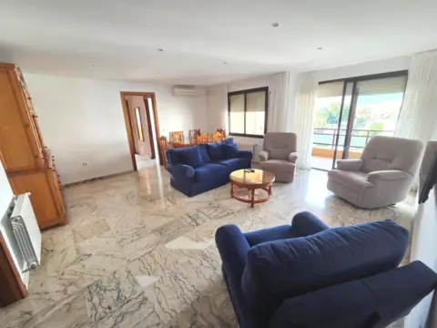 Piso en Centro - Plaza Menedez Tolosa