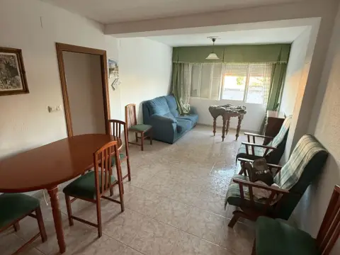 Piso en calle Romero Merchanz in Cabra · Cabra