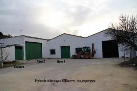 Nave industrial en Carretera Camino Baena y Calvario