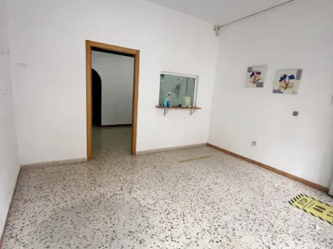 Local comercial en Plaza José Solis