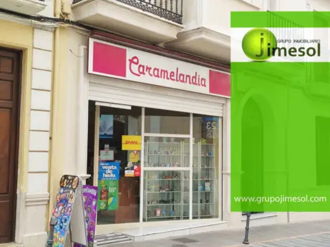 Local comercial en calle Martín Belda