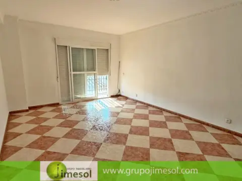 Piso en calle de Julio Romero de Torres