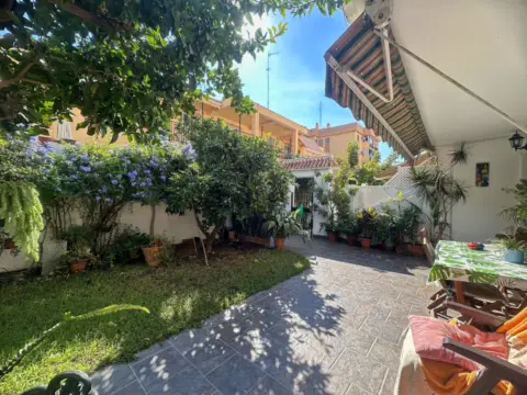 Chalet pareado en Avenida del Mediterráneo