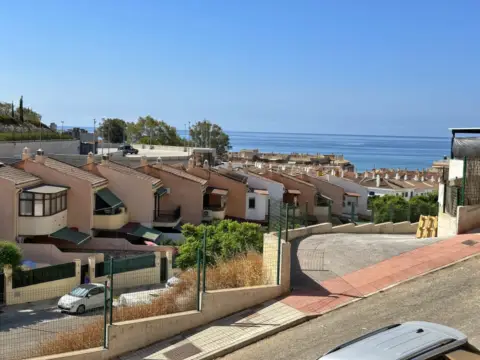 Chalet adosado en calle Lancelot