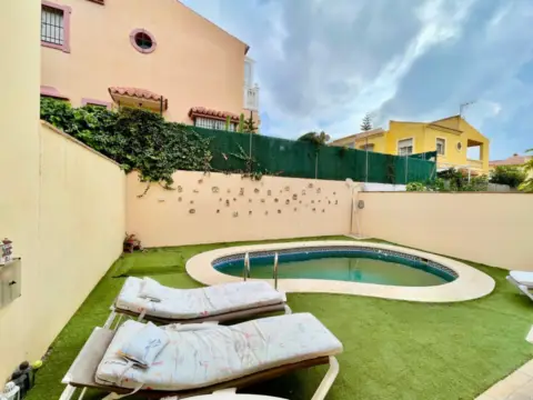 Chalet adosado en Chilches