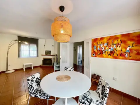 Chalet adosado en Chilches