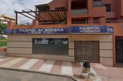 Local comercial en calle de los Tartesos, 65
