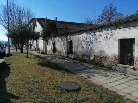 Terreno en calle de Clemente Velasco, 64