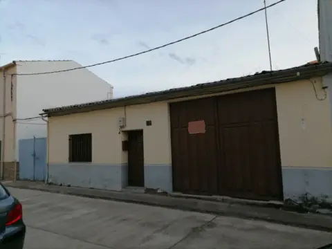 Casa adosada en calle del General Castaños, 12