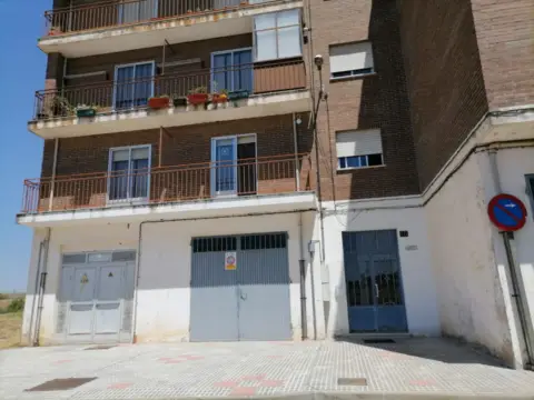 Flat in calle Fuenteboticaria, nº 10