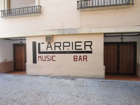 Local comercial en calle de Diez Taravilla