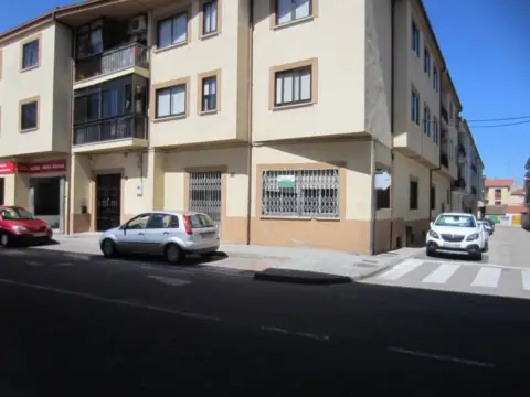 Local comercial en calle de Santa Clara