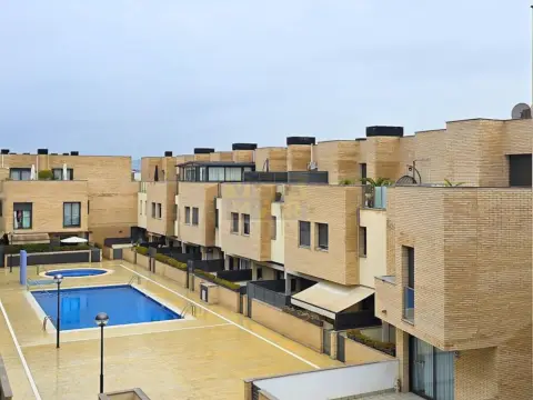 Casa adosada en Les Salines-Clot del Bassó-Mota de Sant Pere