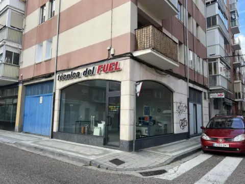 Local comercial en calle de Azorín, 1