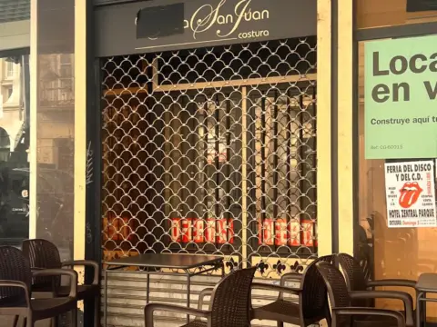 Local comercial en calle de Cánovas del Castillo