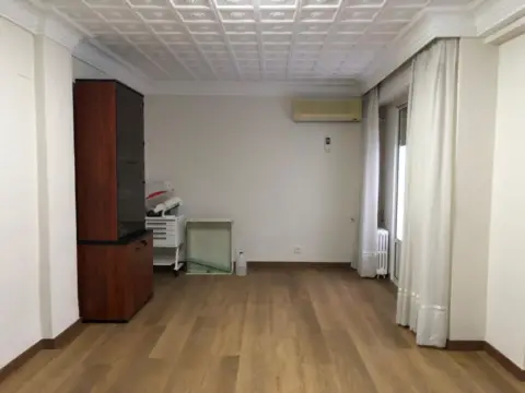 Piso en calle de los Panaderos