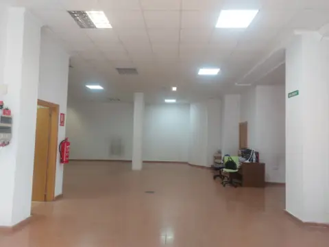 Local comercial en Alameda de Cervantes