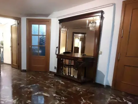 Piso en Avenida Juan Carlos I