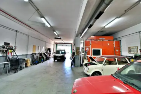 Nave industrial en Carrer del Pintor Vilacinca