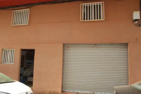 Local comercial en Carrer del Montseny, 1