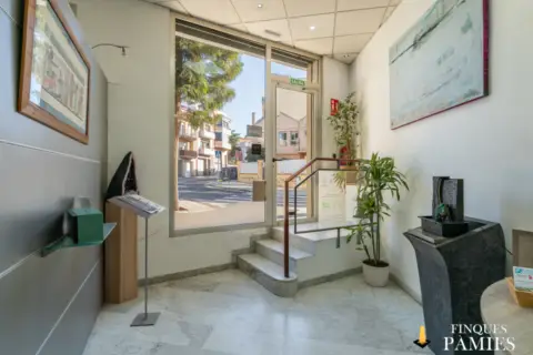 Local comercial en Carrer de Campoamor, 8