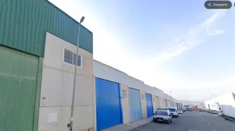 Nave comercial en calle de Extremadura
