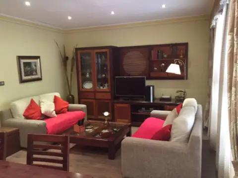 Casa adosada en calle Fco. Tortosa Oliden