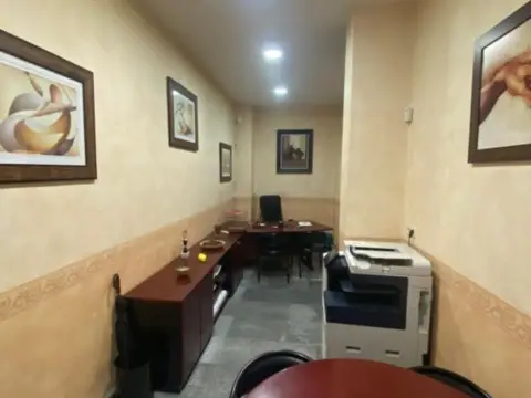 Local comercial en Plaza de San Juan de Covas