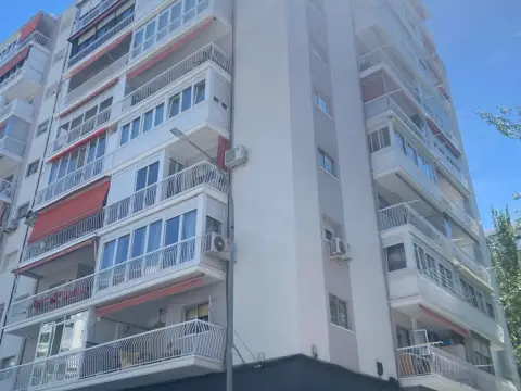 Local comercial en calle de Urano