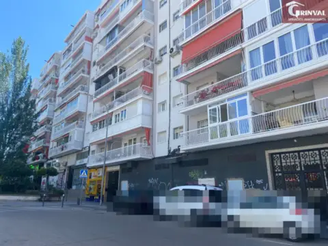 Local comercial en calle de Urano