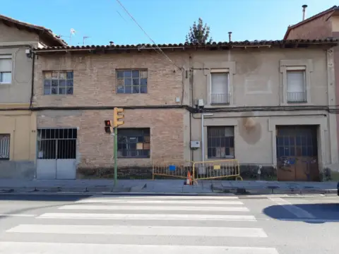 Terreno en calle Tecla Sala