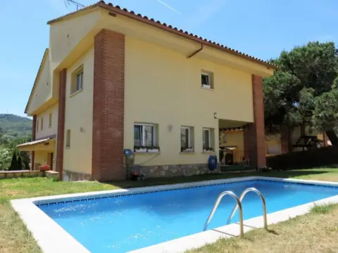 Chalet unifamiliar en Vallromanes - Can Carló