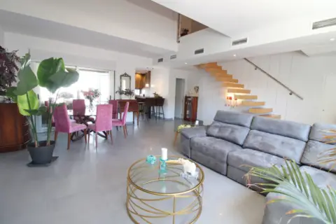 Chalet adosado en calle Madrid