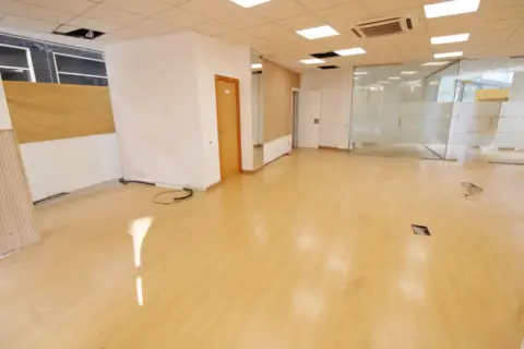 Local comercial en Avenida de Andalucía