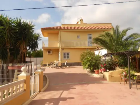 Chalet en Partida Río