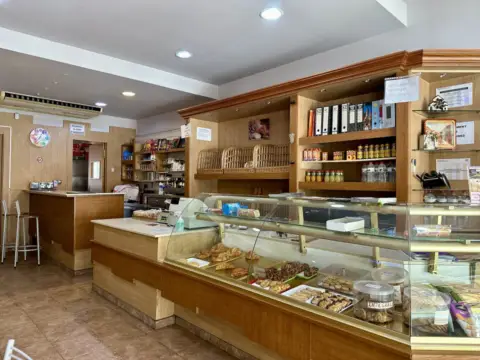Local comercial en Carrer de la Divina Pastora, 6