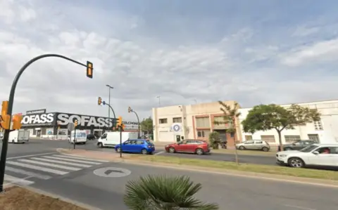 Nave comercial en Avenida de José Ortega y Gasset, 274