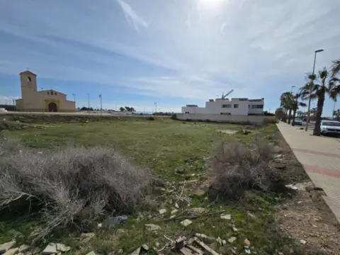 Terreno en calle Bahia, 10