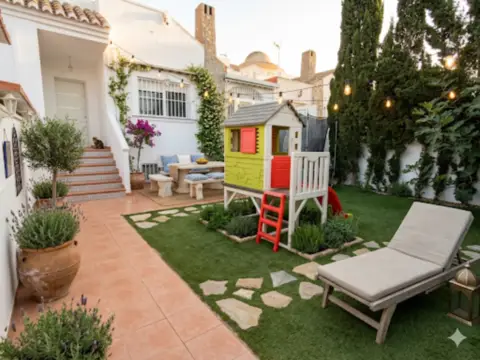 Chalet adosado en calle de Alcor