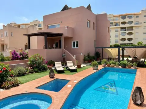 Chalet unifamiliar en calle Flamencos