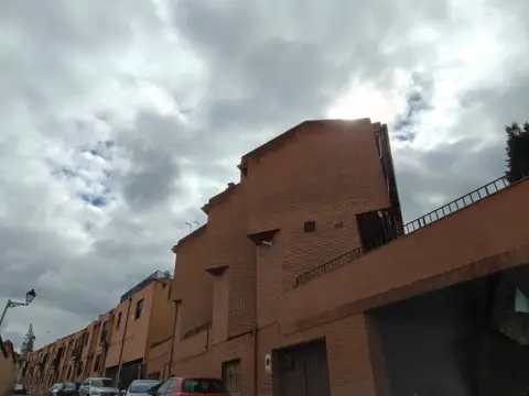 Chalet adosado en calle del Ángel