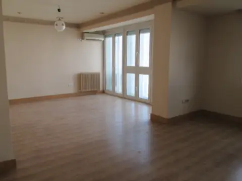 Piso en Avenida de la Constitución