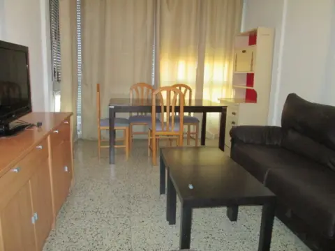 Piso en Avenida de la Constitución