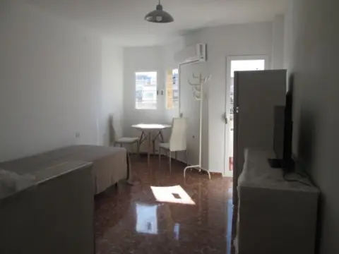Estudio en Avenida Divina Pastora