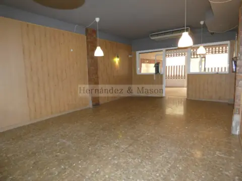Local comercial en La Carihuela