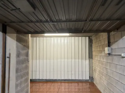 Garaje en calle de Txirrita
