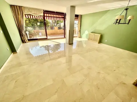 Piso en calle del Escultor José Gutiérrez