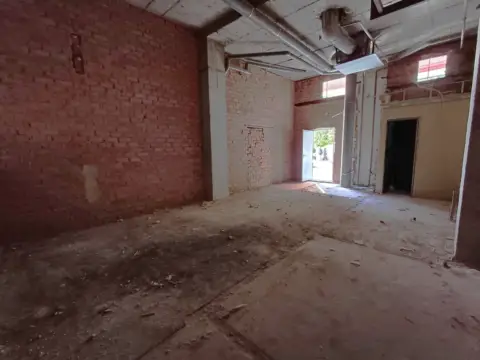 Local comercial en calle Jesús de la Pasión