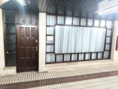 Local comercial en calle Tres de Agosto